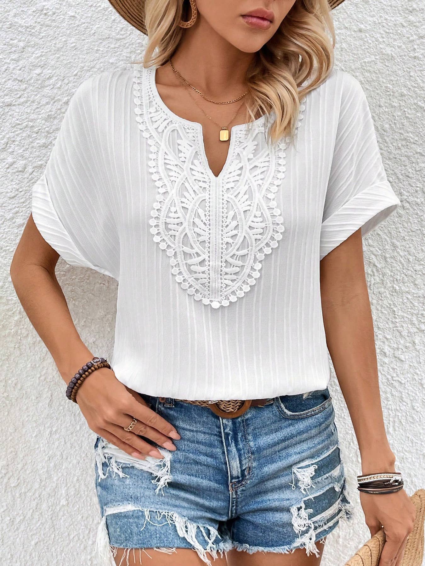LACE-TRIMMED V-NECK SHIRT