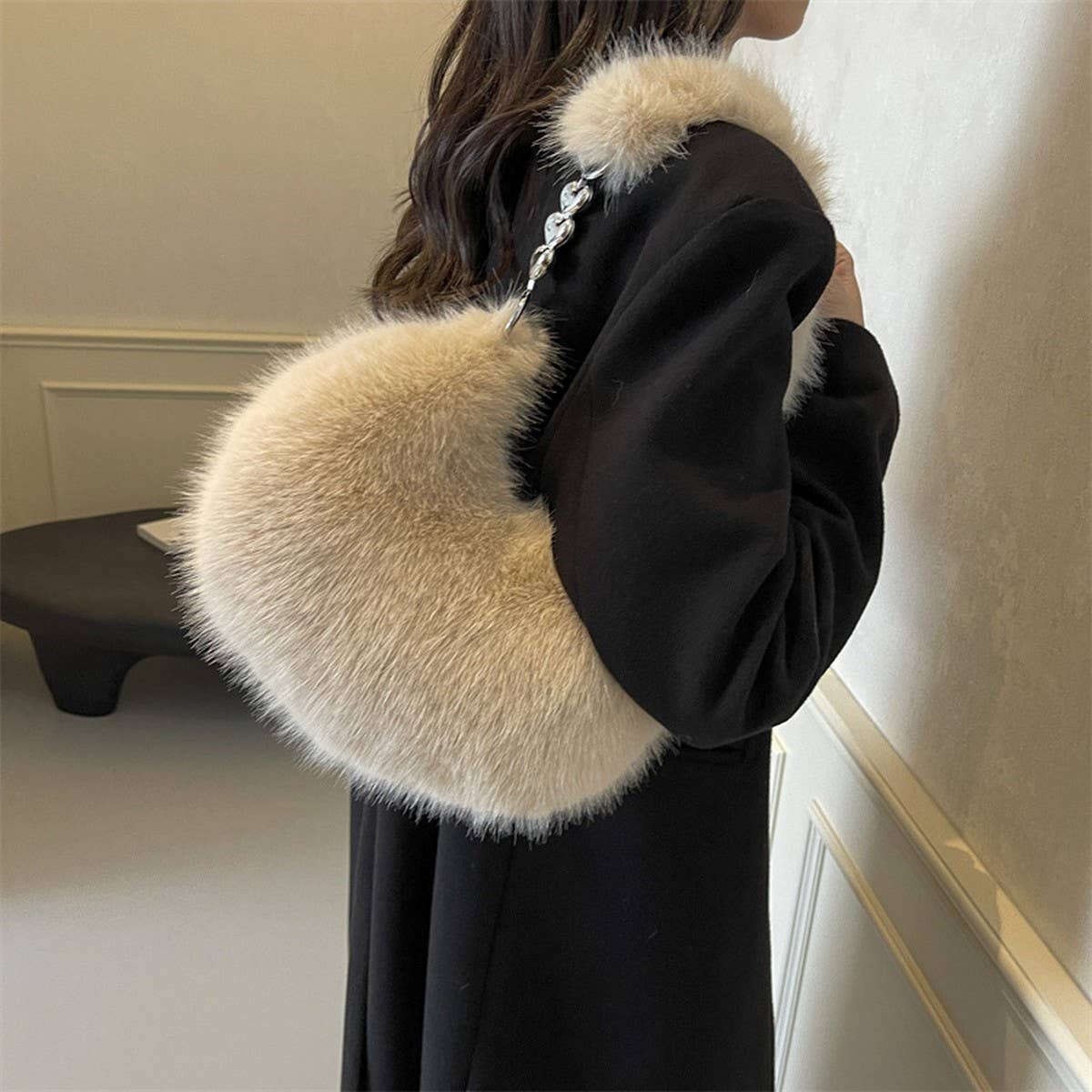 WINTER HANDBAG PLUSH SHOULDER DUMPLING BAG_CWAB3970