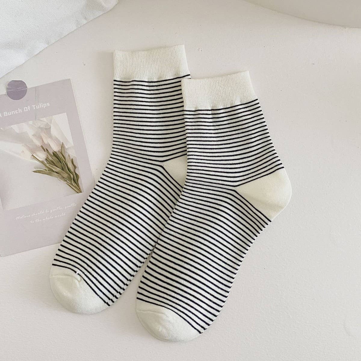 WOMEN'S NEW WHITE STRIPED POLKA DOT MID-CALF SOCKS