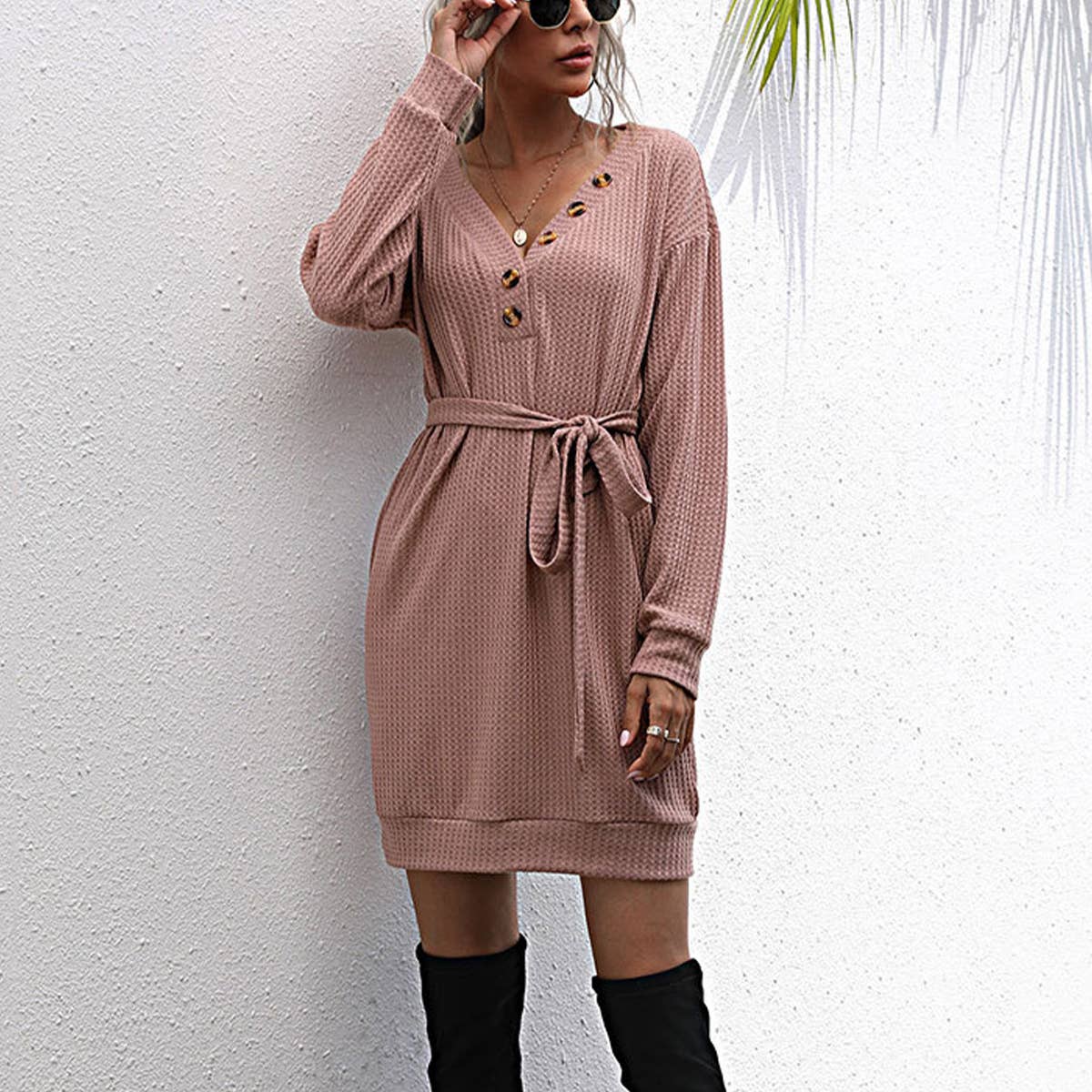 V-neck mid-length long-sleeved knit dress