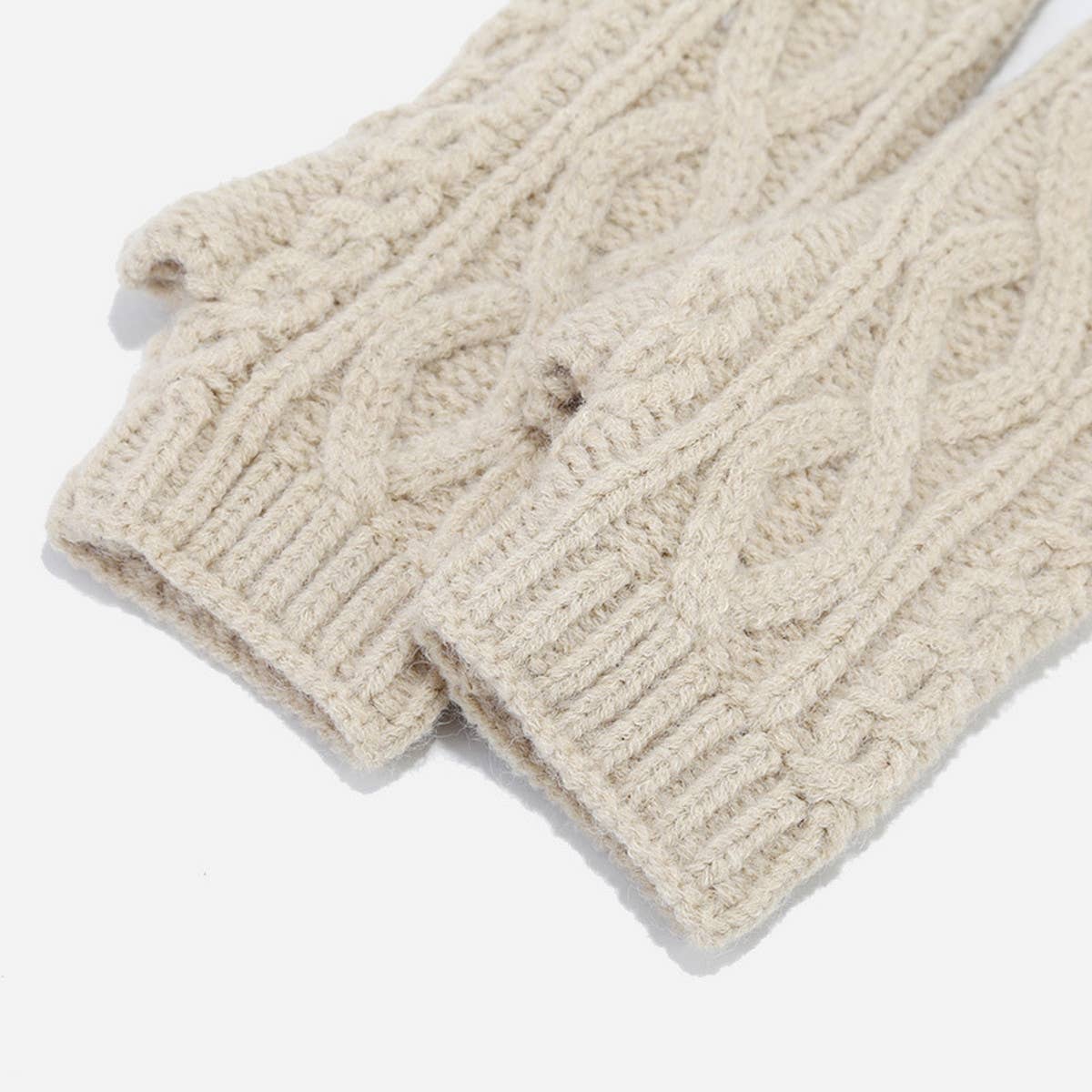 CABLE KNIT HAT, SCARF AND GLOVES THREE-PIECE SET_CWAH1580