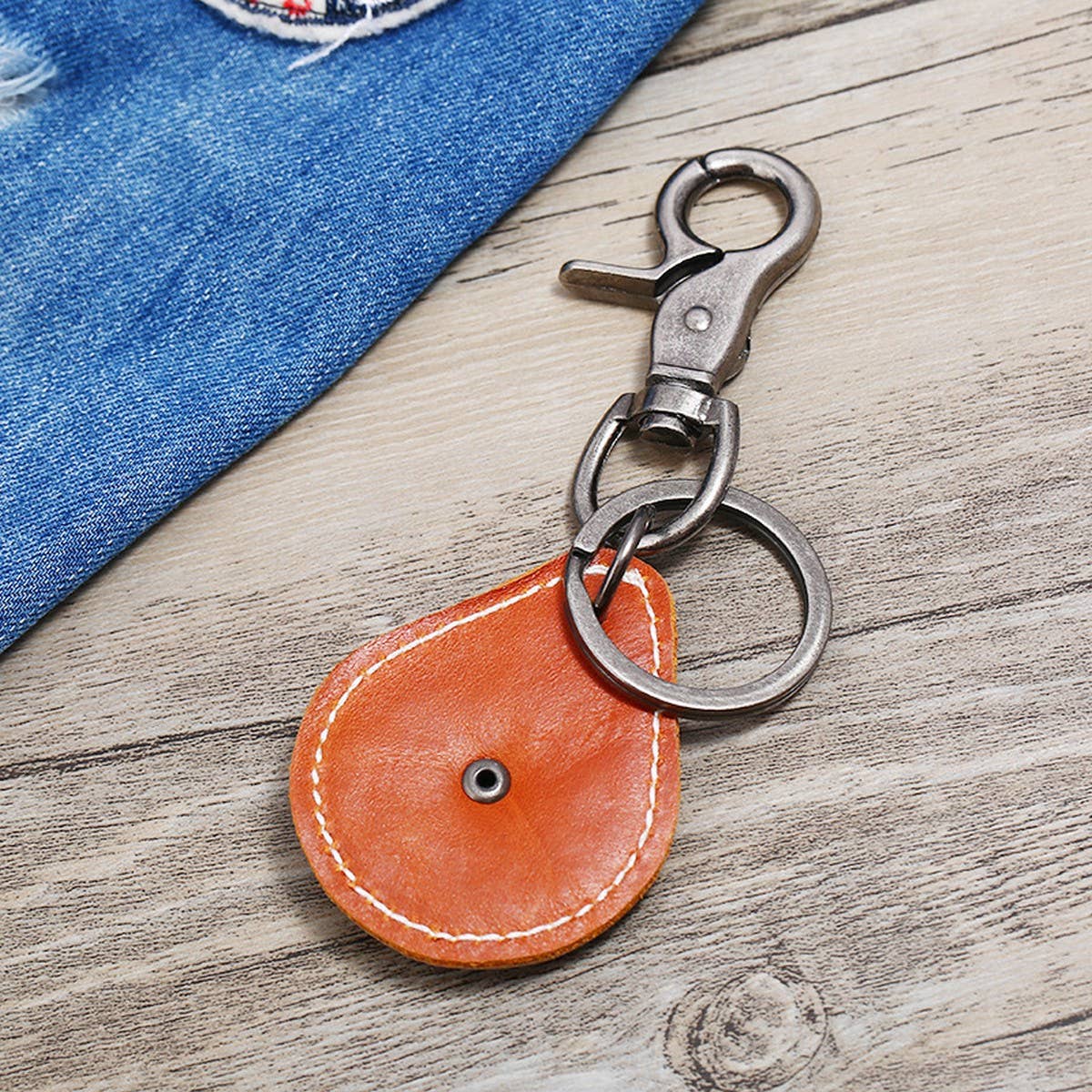 CREATIVE MEN'S ALLOY COWHIDE KEYCHAIN