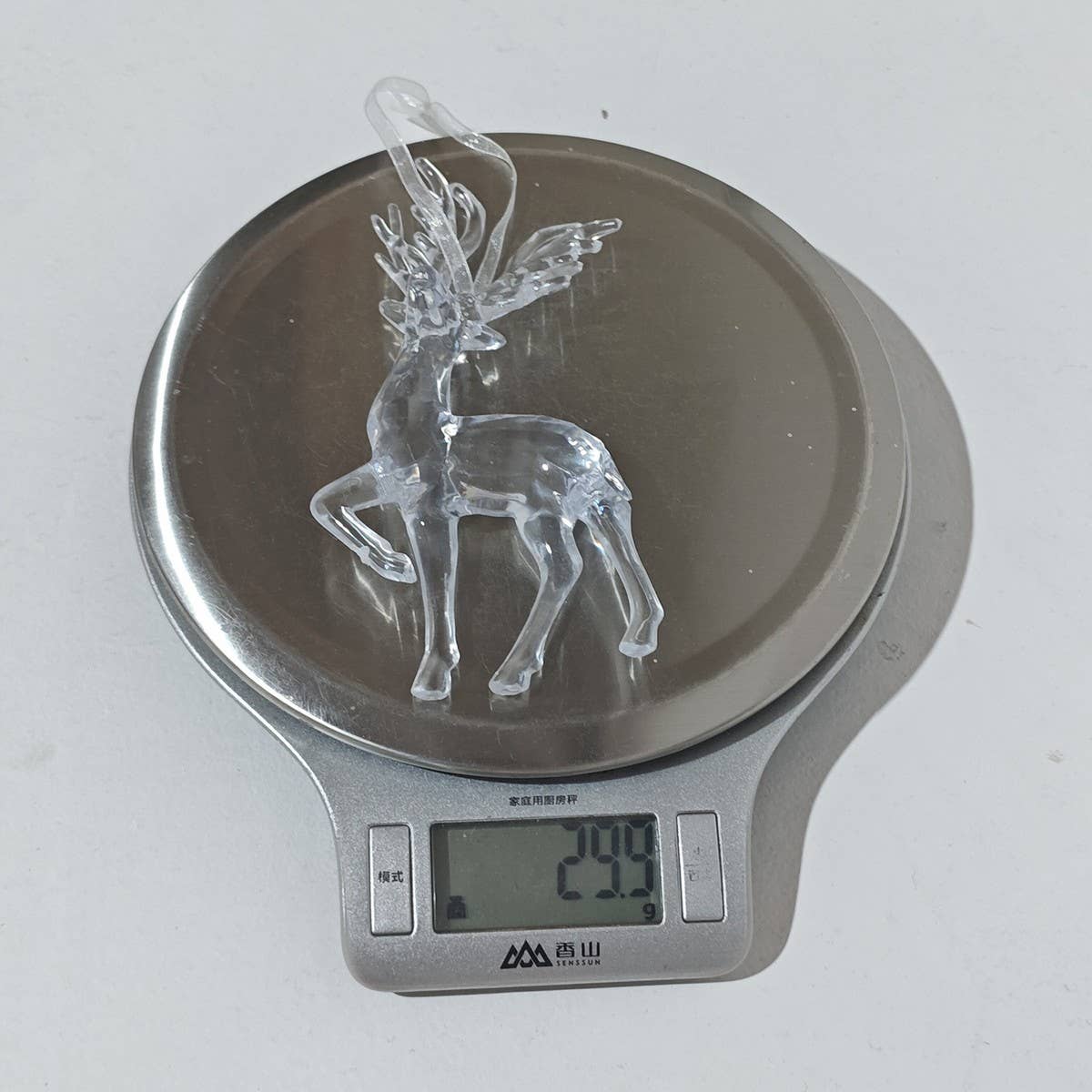 CWMM10192_CLEAR ACRYLIC REINDEER CHRISTMAS TREE ORNAMENTS