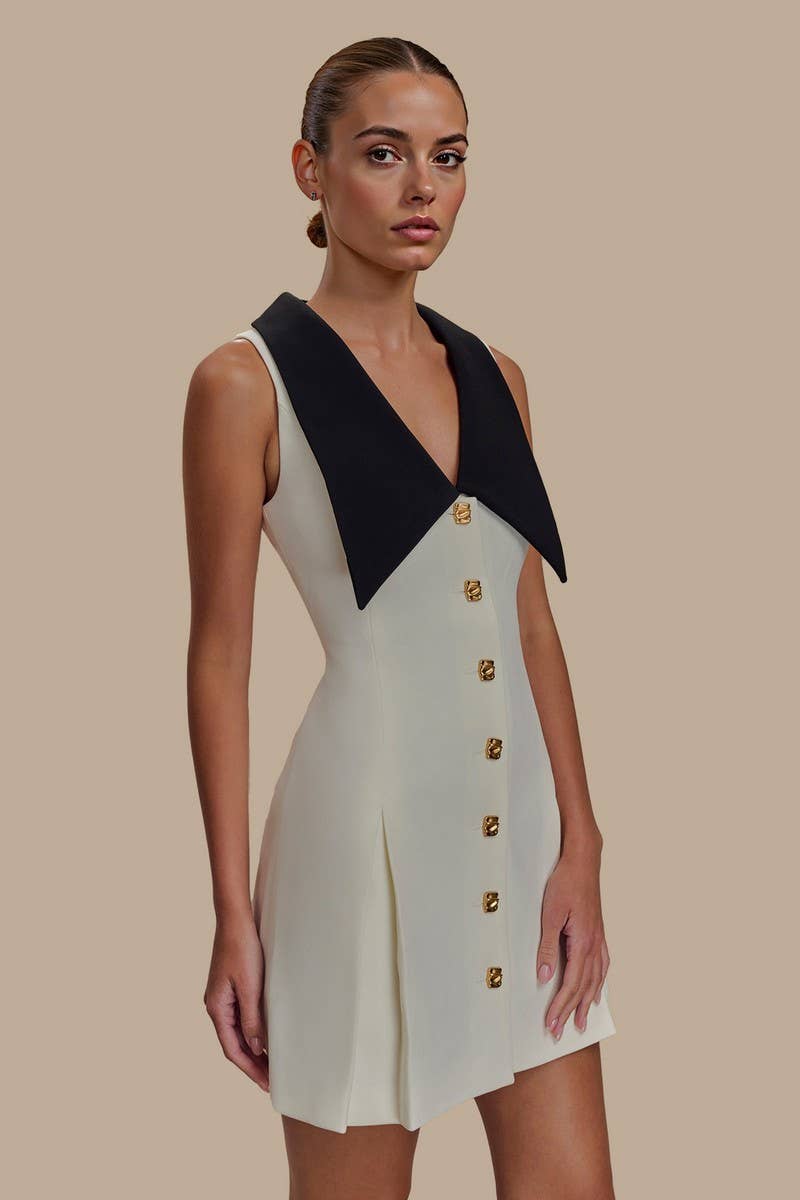 CWDSD8910_SLEEVELESS LAPEL METAL BUTTON DRESS