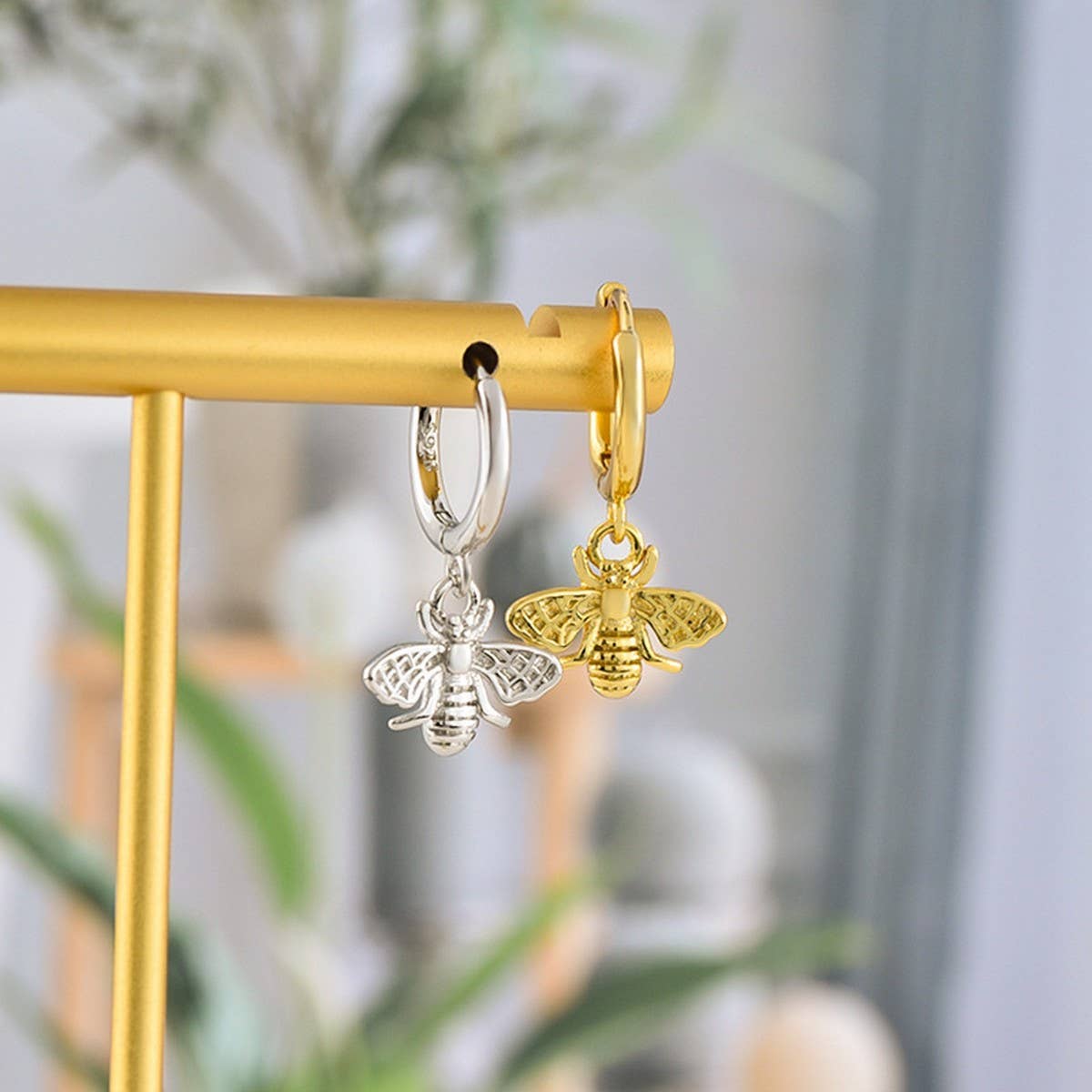 RETRO BEE FASHION PERSONALIZED EARRINGS_CWAJE1762