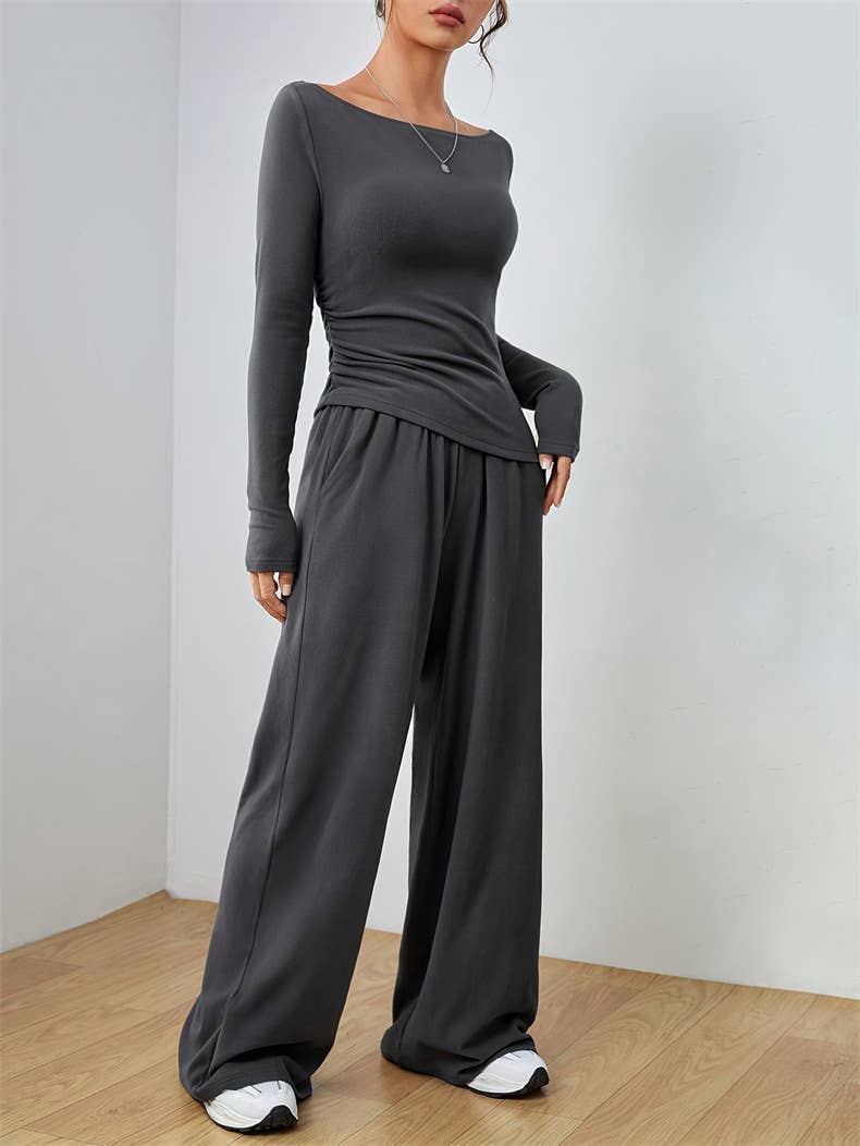 Loose-fitting top and wide-leg pants set