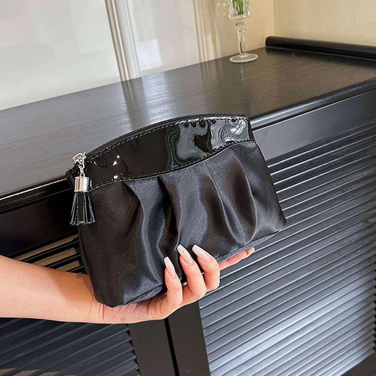 BLACK PLEATED LARGE CAPACITY COSMETIC BAG_CWAB4446