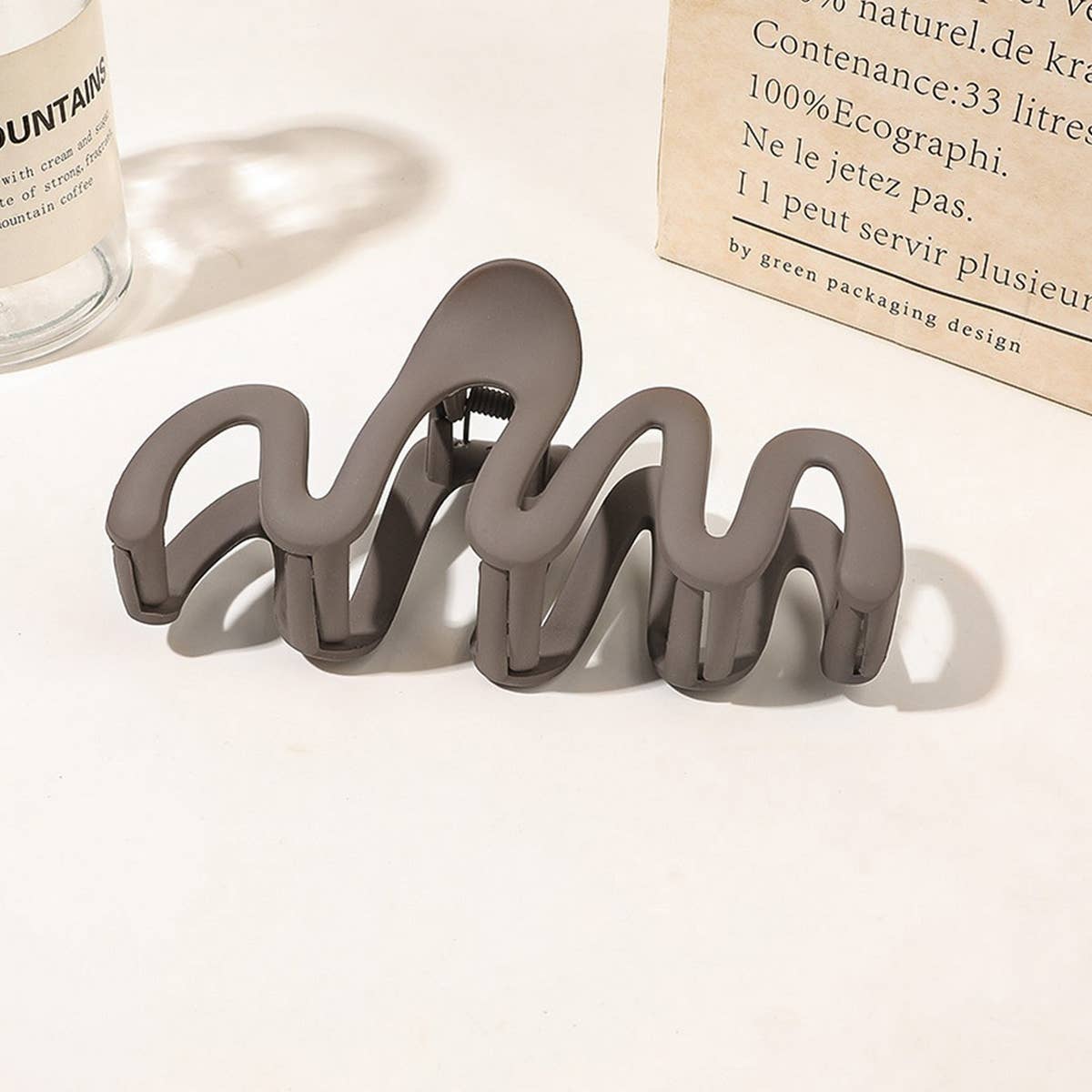 Big wavy hair clips, perfect for winter and fall_CWAHA0397