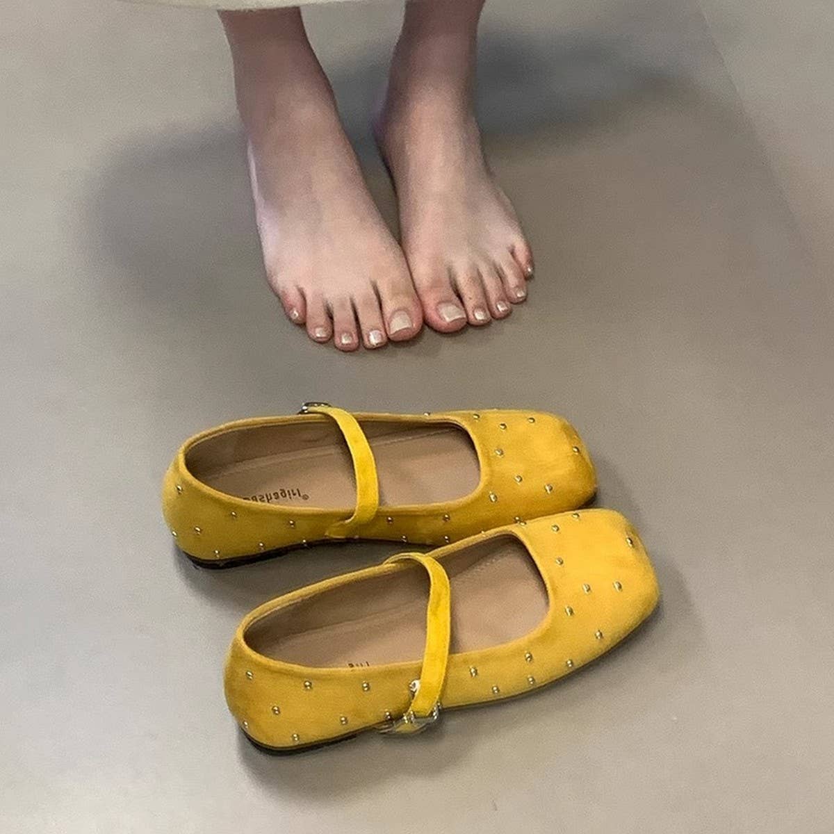 Starry Flat Mary Janes with Square Toe_CWSHF0109