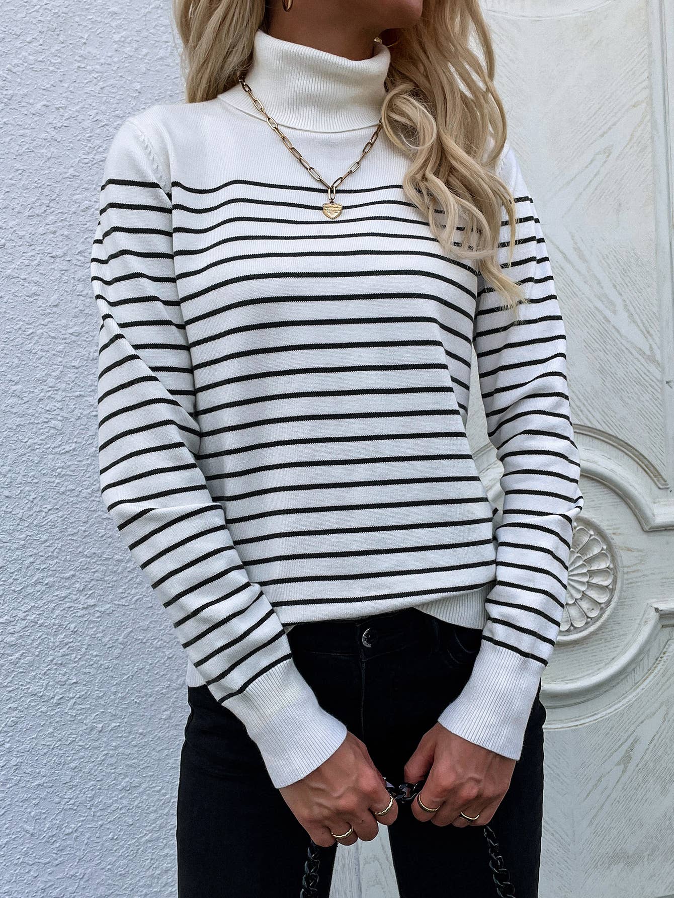TURTLENECK STRIPED PULLOVER SWEATER