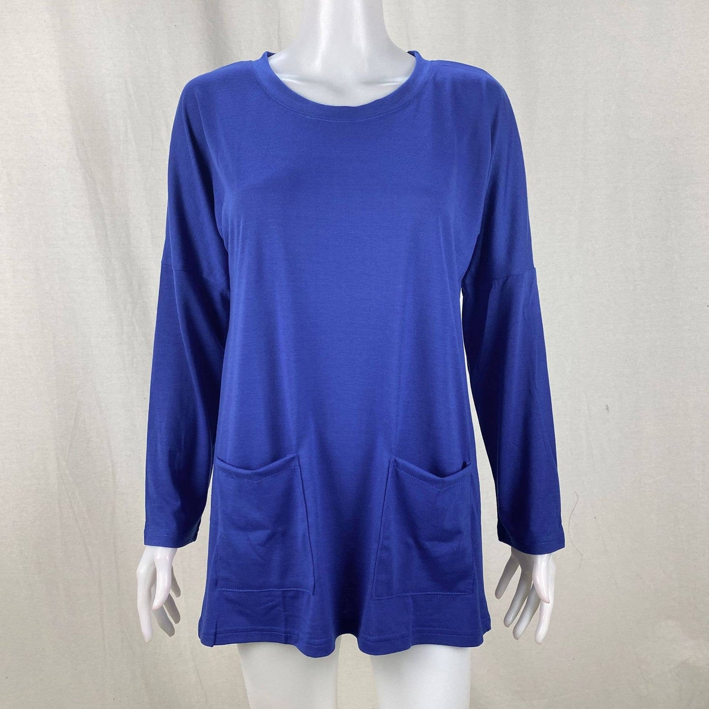 Solid-color loose round-neck pocket T-shirt