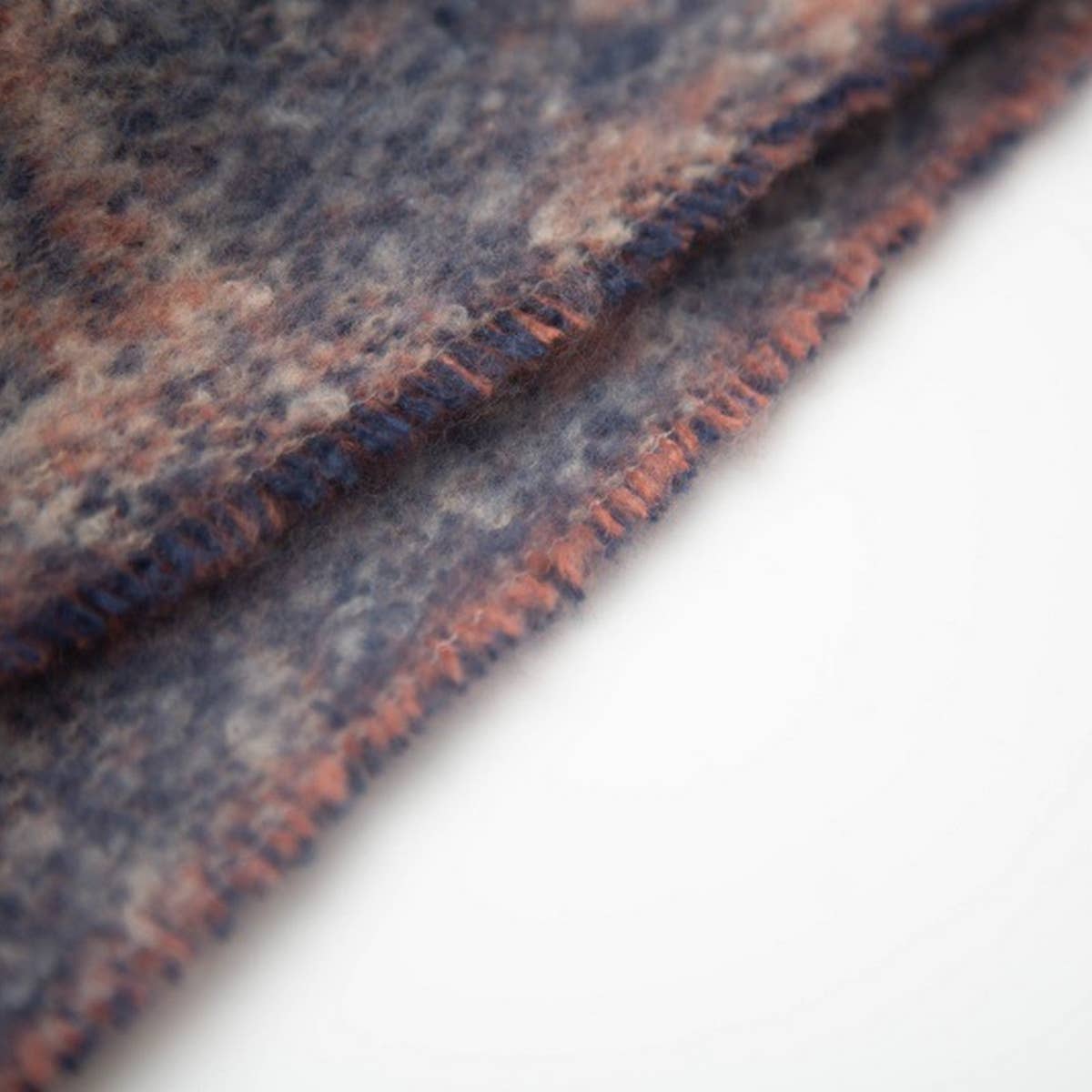 Floral Jacquard Scarf ? Winter Short Fringe Wrap