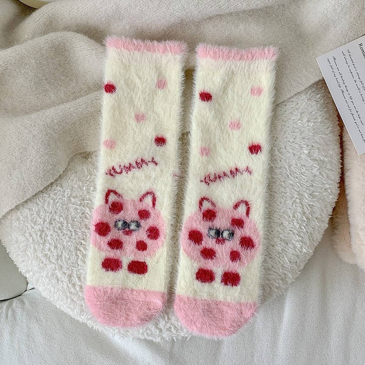 WARM AND CUTE POLKA DOT HOME SLEEPING SOCKS
