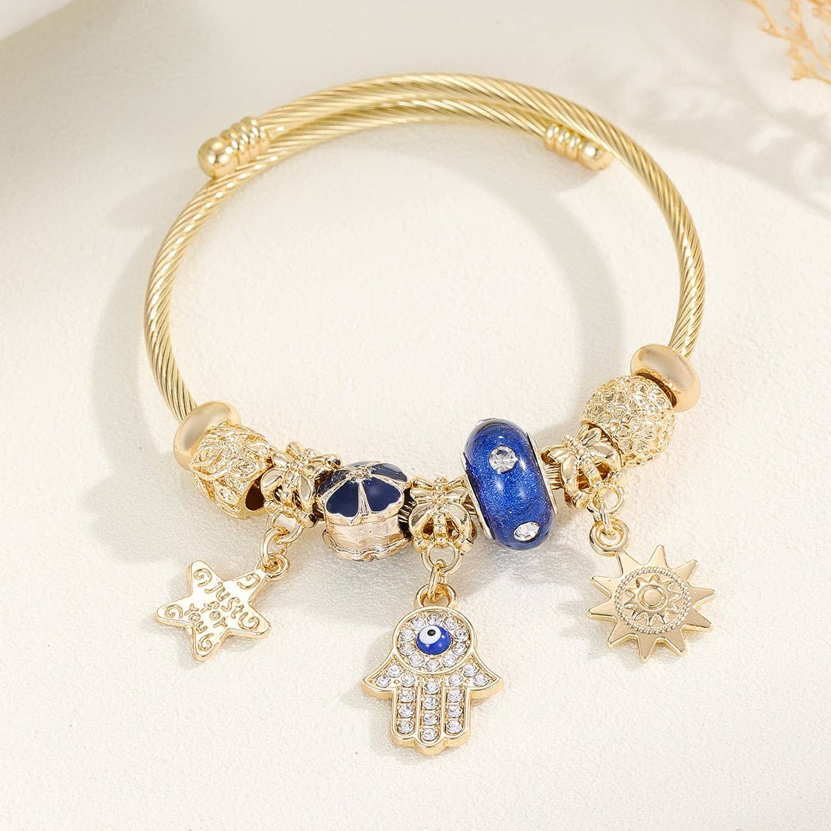 Stainless Steel Heart & Hand Charm Bracelet_CWMM8624