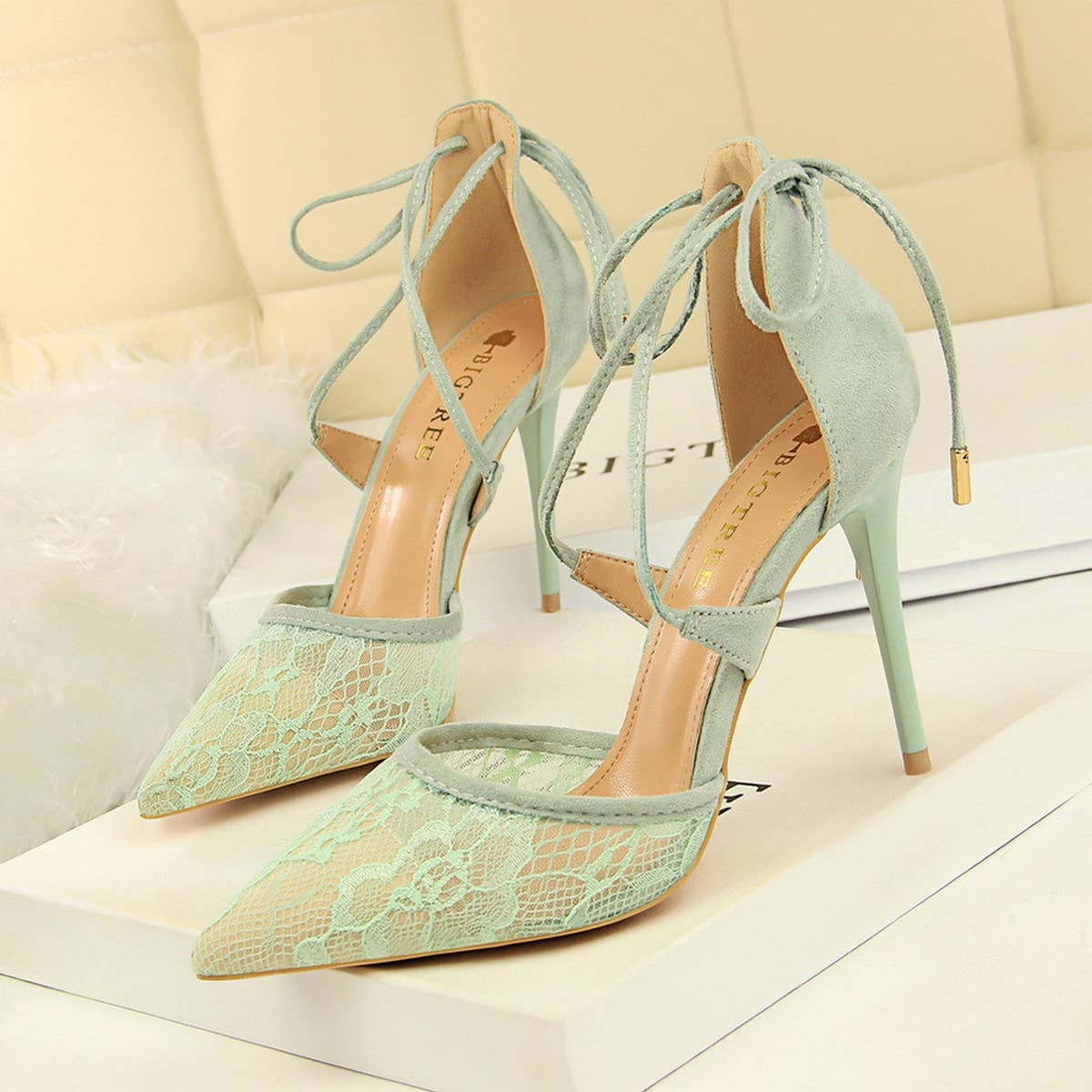 POINTED MESH LACE CROSS-STRAP PUMPS_CWSHH0081