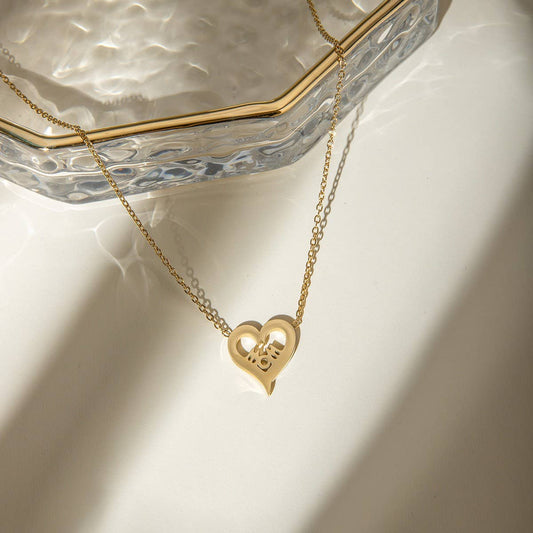 EUROPEAN AND AMERICAN HEART SHAPED LETTER NECKLACE_CWAJE1891
