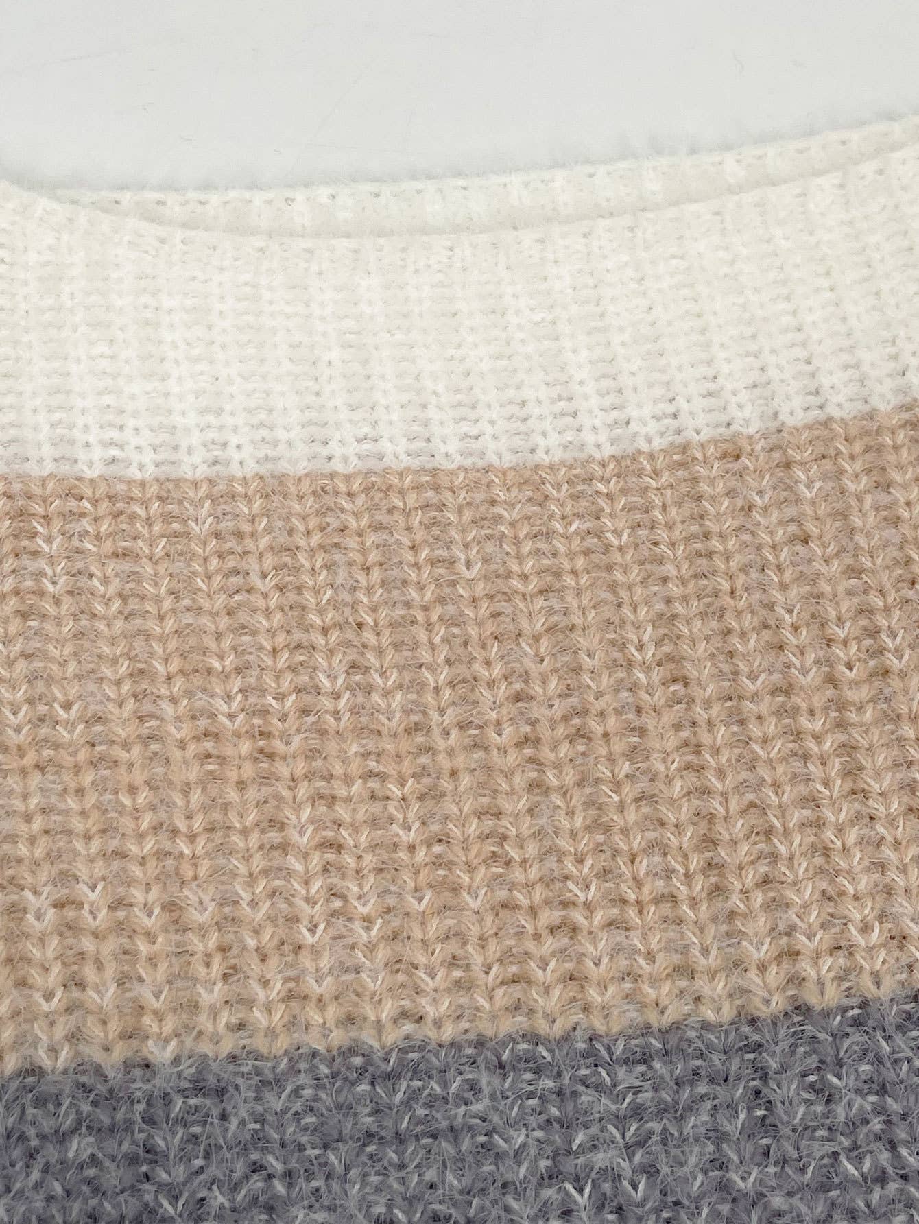 Round-neck long-sleeved knitted dress