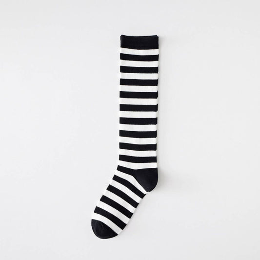 SWEET BONELESS SLIM BLACK STRIPED KNEE-HIGH SOCKS