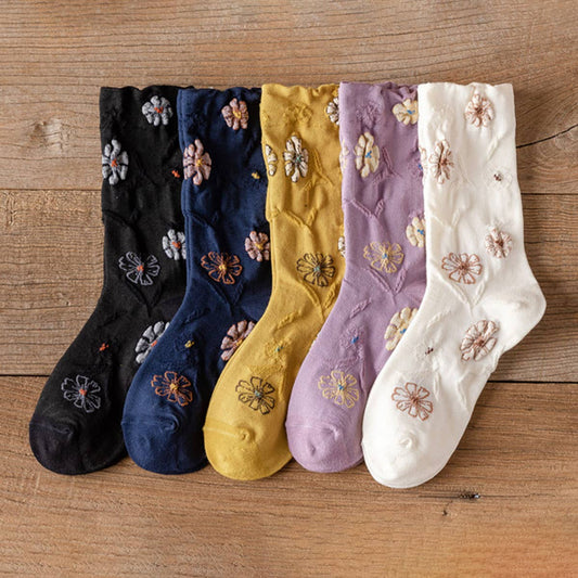 THREE-DIMENSIONAL RELIEF FLOWER MID-TUBE SOCKS