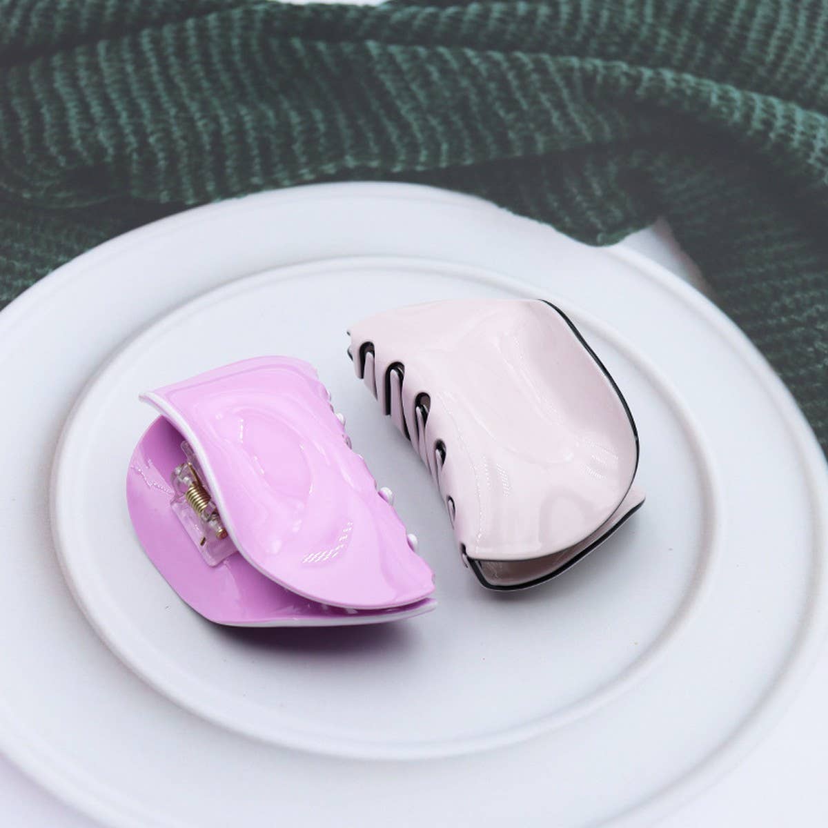 SEMI-CIRCULAR ELEGANT SOLID COLOR HAIRPIN