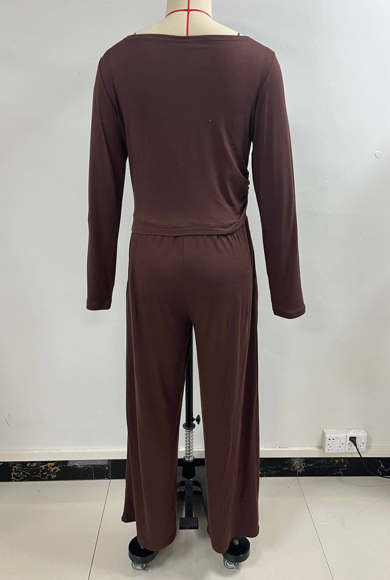 Loose-fitting top and wide-leg pants set