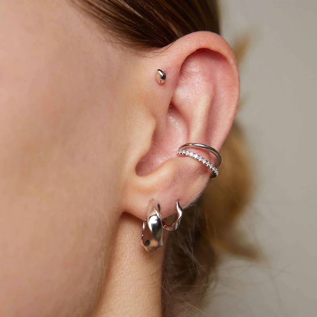 IRREGULAR CONVEX AND CONCAVE DESIGN ROUND EARRINGS