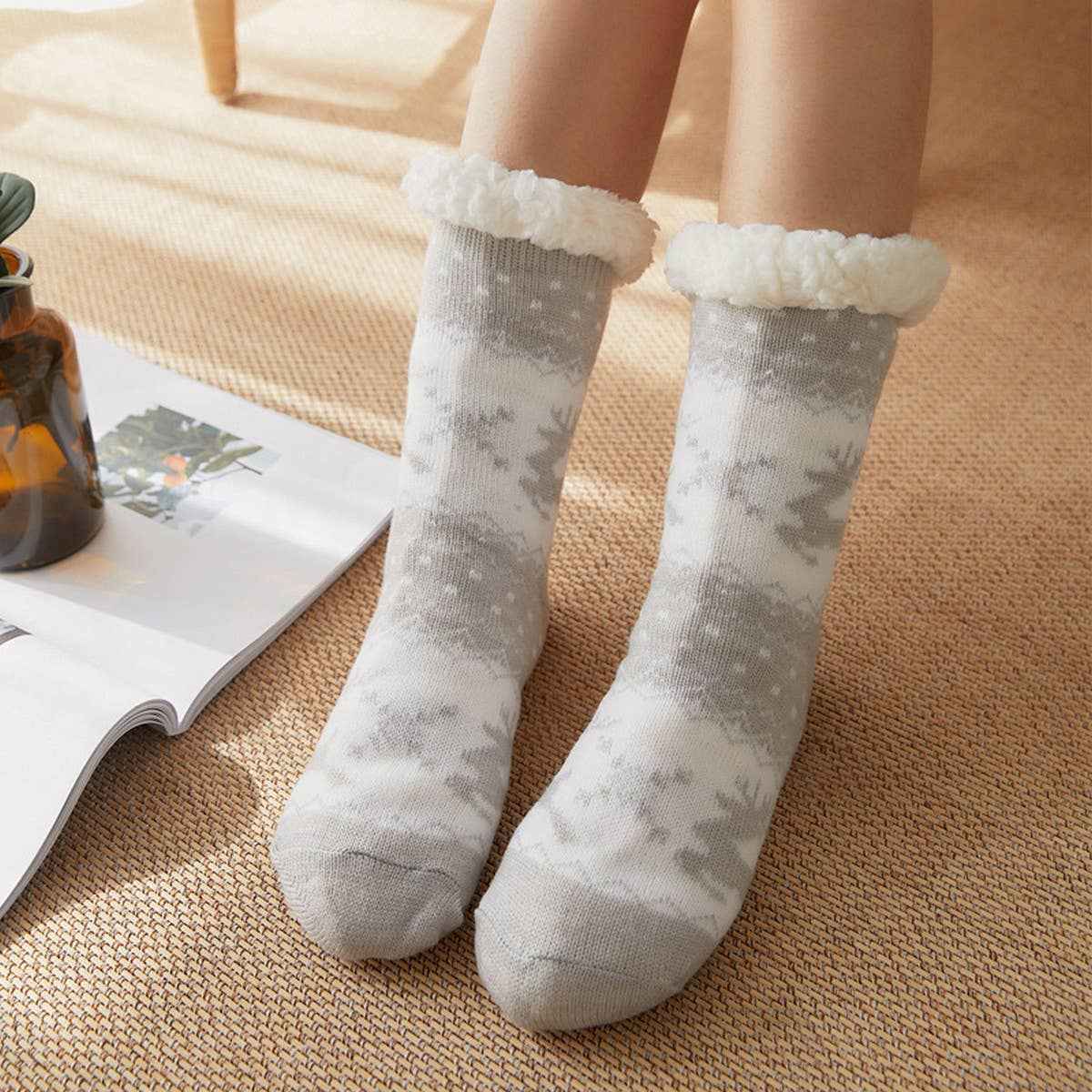 CHRISTMAS DEER PLUSH INDOOR SLIPPERS