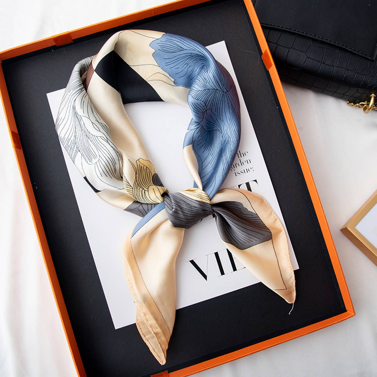 CWASC2394_SPRING AND AUTUMN GENTLE COLOR FLOWER SQUARE SCARF