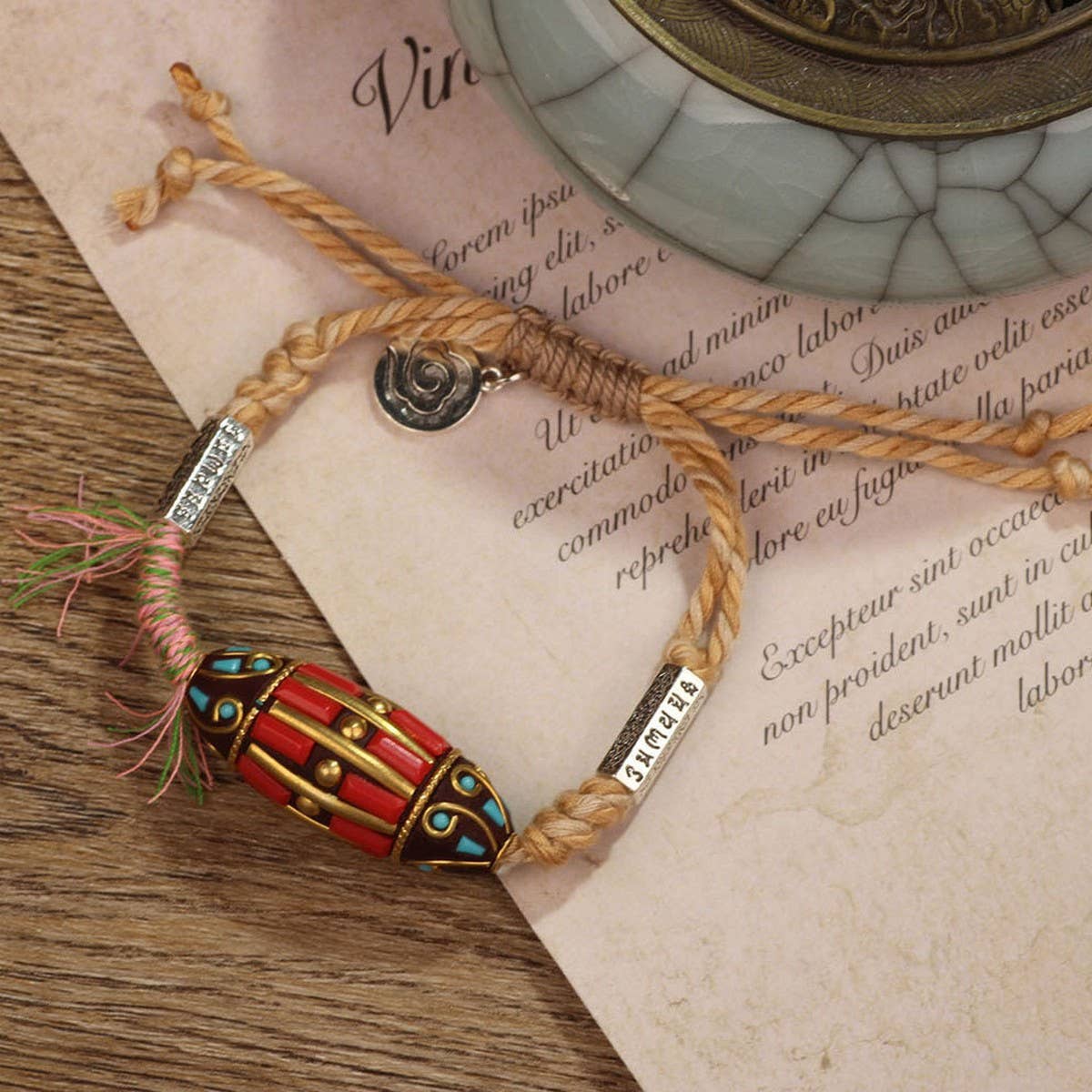 RETRO ETHNIC STYLE HAND-WOVEN TASSEL BRACELET_CWAJE3962