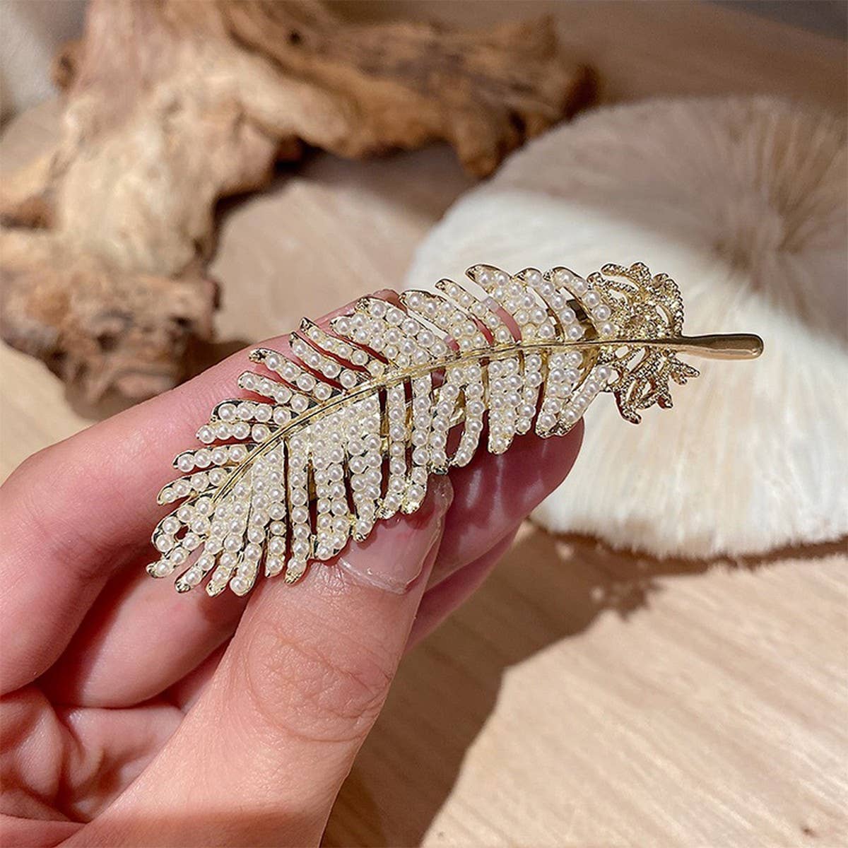 PEARL AND DIAMOND FEATHER HAIRPIN BANGS CLIP_CWAHA4745