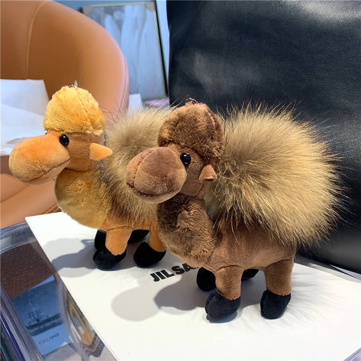 PERSONALIZED CREATIVE FUR BALL CAMEL BAG PENDANT_CWMM2545