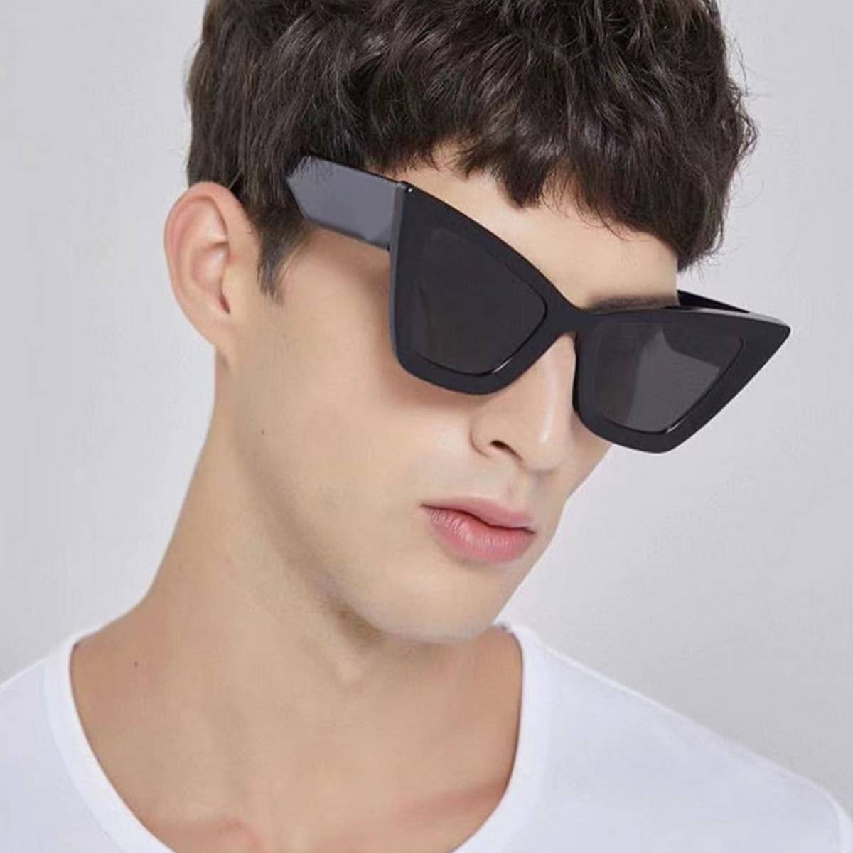 UV PROTECTION LARGE FRAME CAT EYE SUNGLASSES
