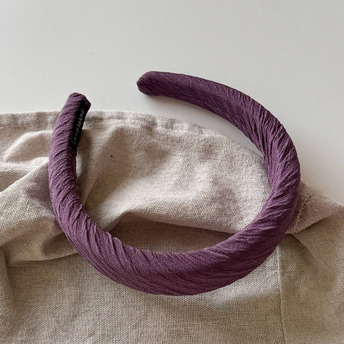 WIDE-RIMMED SMALL PURPLE HEADBAND