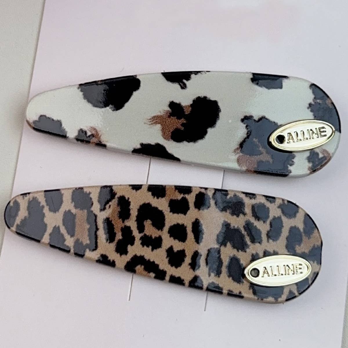 ATMOSPHERIC MILK COFFEE STRIPED PLAID BOBBY PIN