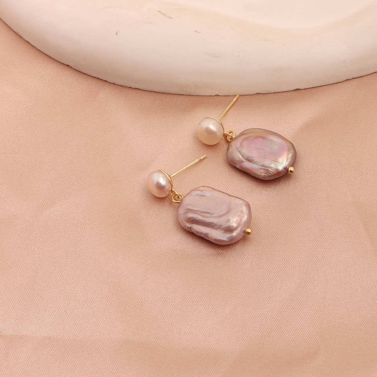 Versatile retro pearl Baroque stud earrings