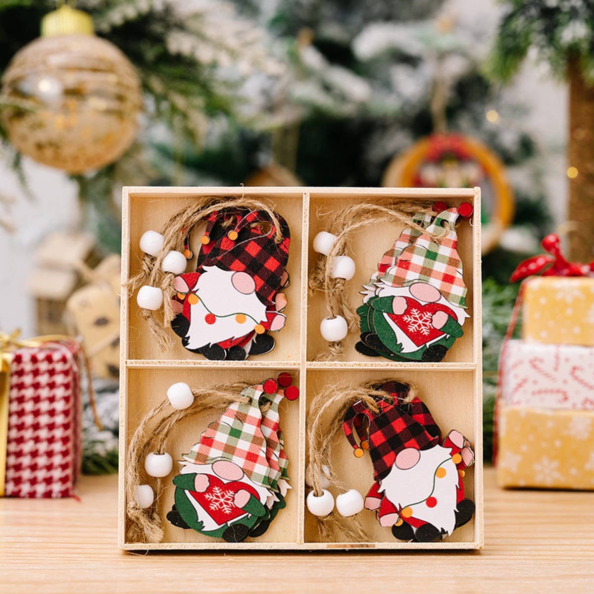 CWMM10288_CHRISTMAS WOODEN FACELESS GNOME ORNAMENTS SET