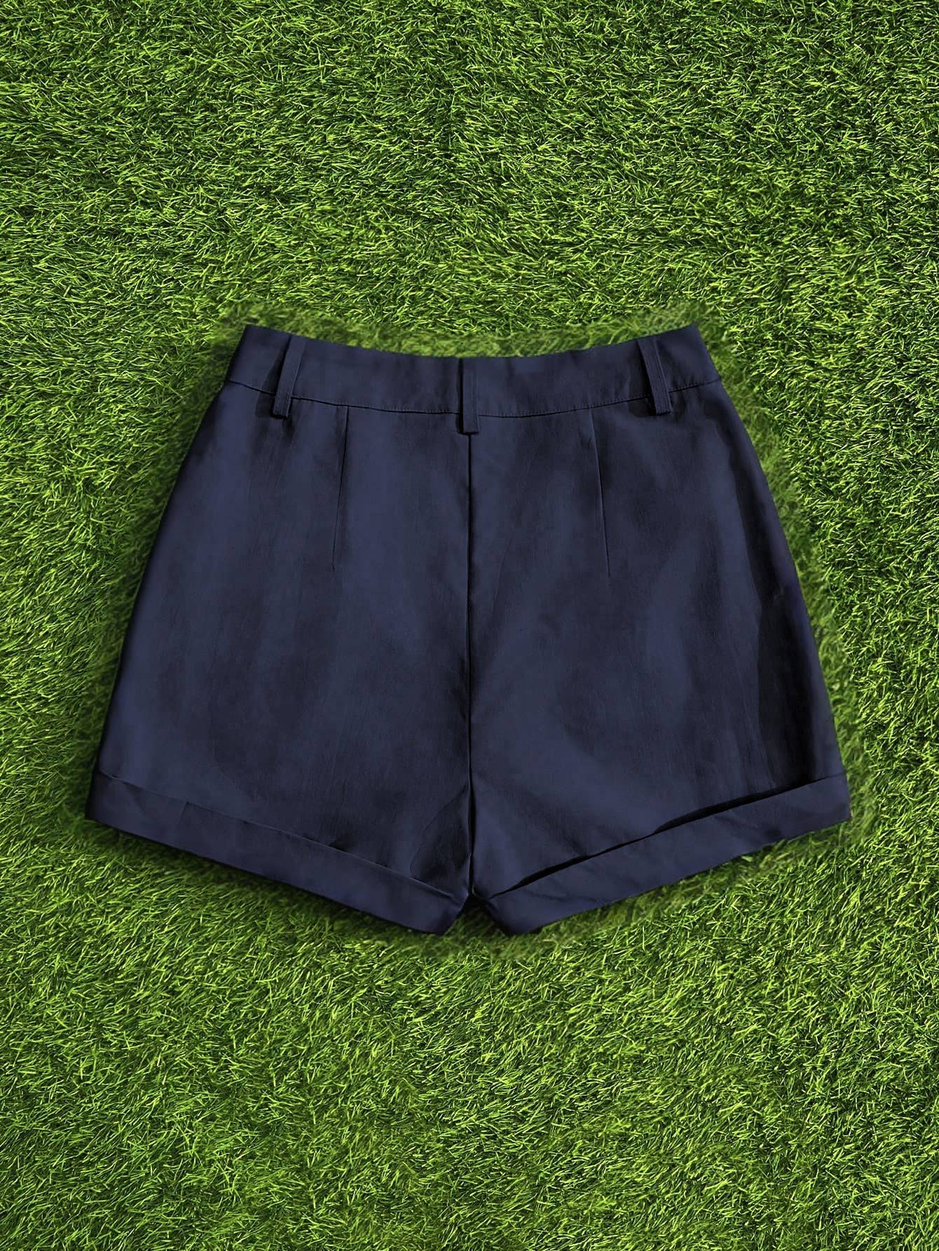 Casual, loose, simple and solid-colored shorts