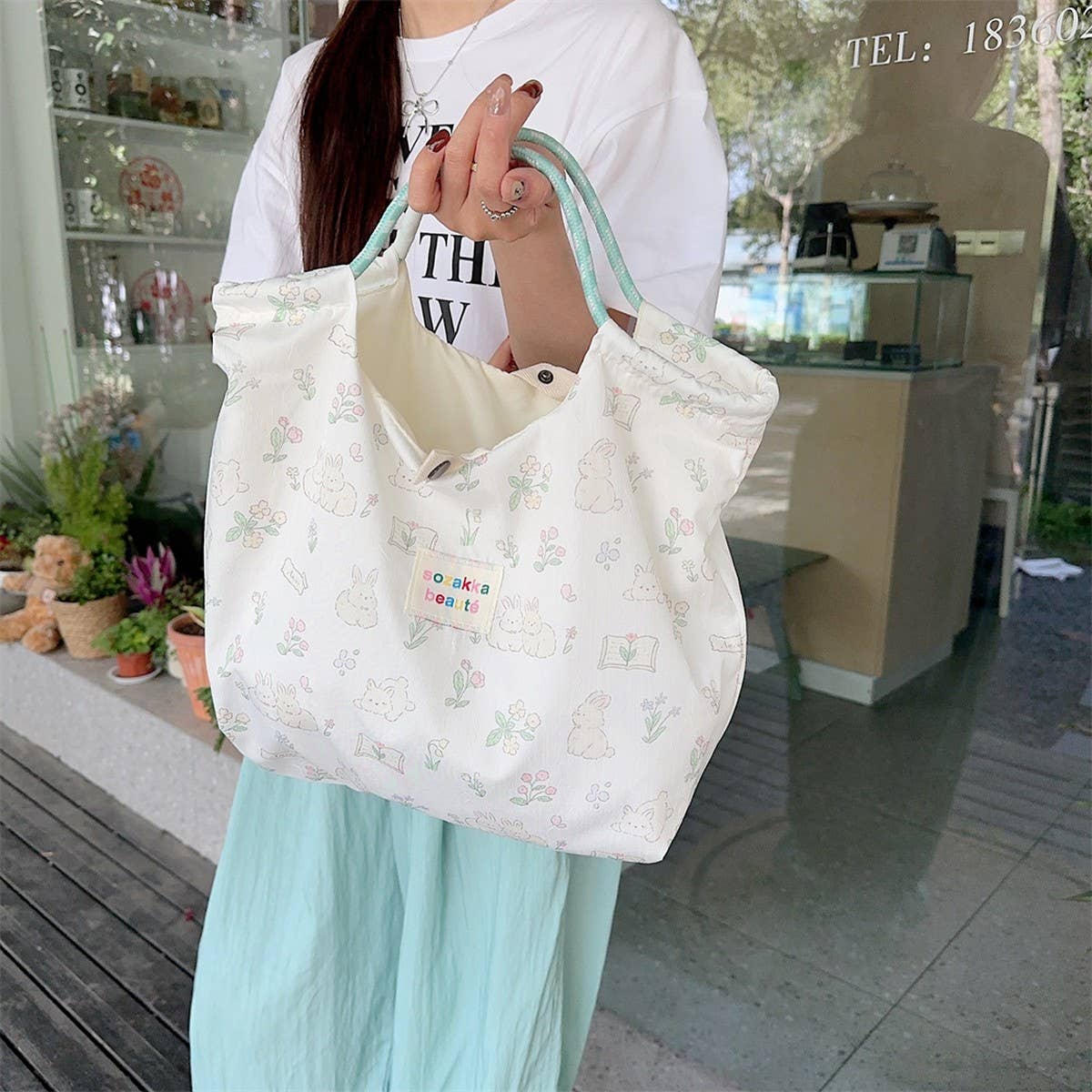 CWAB3895_EMBOSSED CARTOON LARGE CAPACITY CANVAS HANDBAG