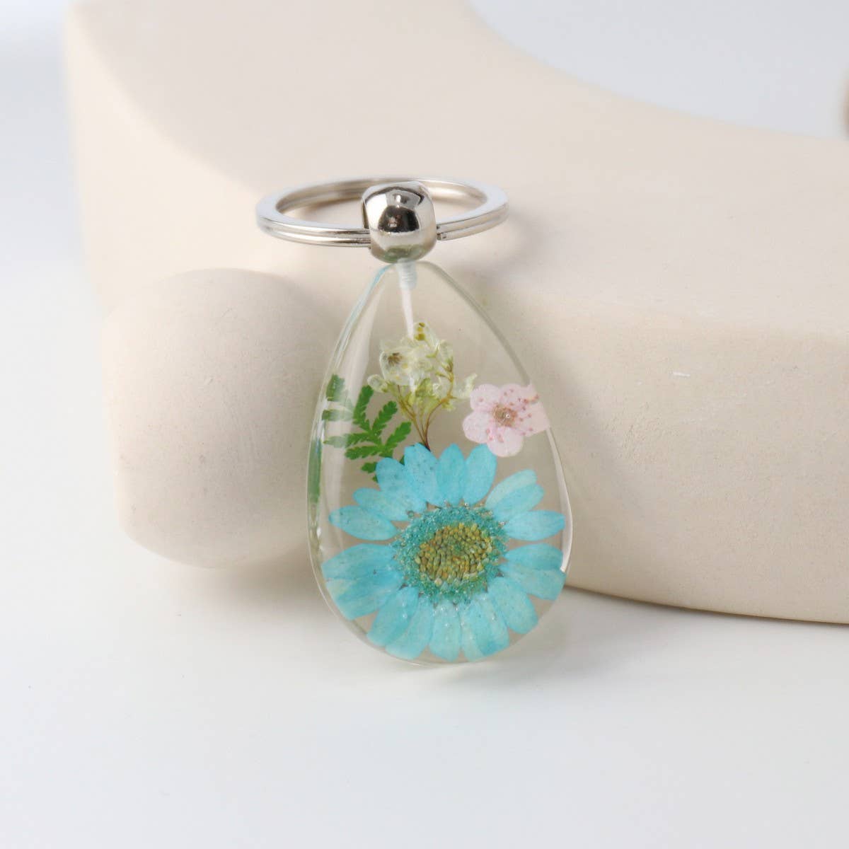 CREATIVE REAL FLOWER KEYCHAIN CAR PENDANT