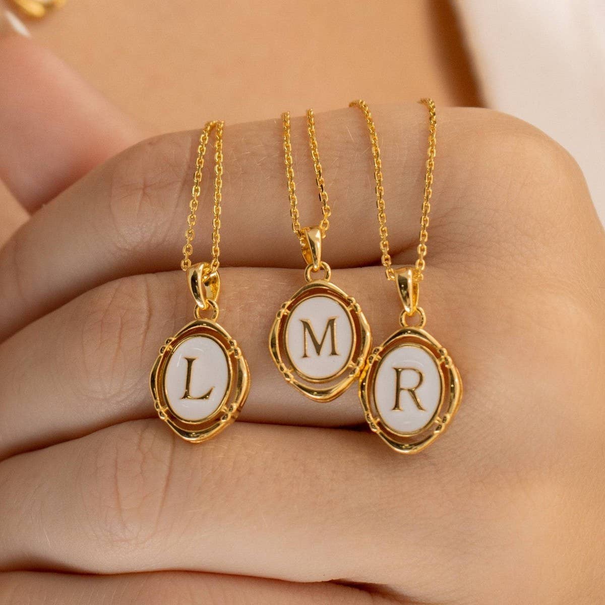 NEW CREATIVE 26 LETTERS PENDANT OVAL NECKLACE