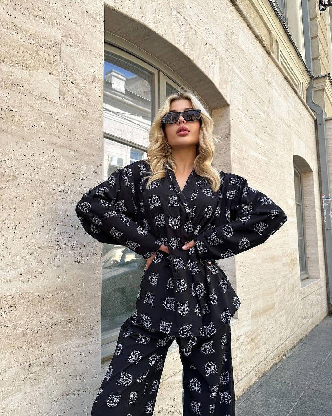 PRINTED LONG-SLEEVED TOP HIGH-WAISTED PANT SUIT