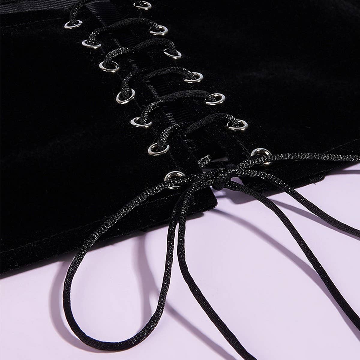 CWABE0983_CORSET WITH A SLIM WAIST AND WAIST STRAPS