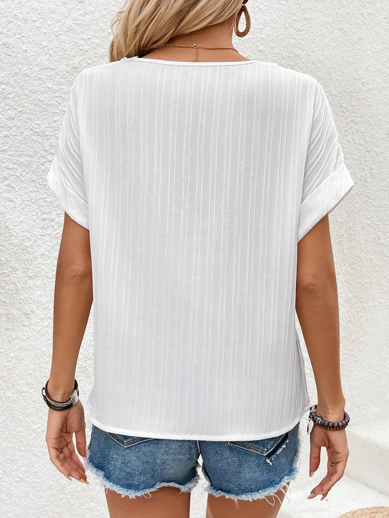 LACE-TRIMMED V-NECK SHIRT