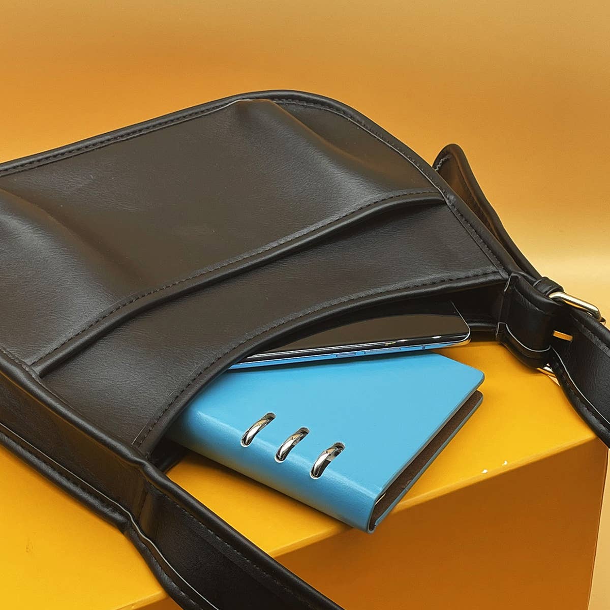 WOMEN DIAGONAL SHOULDER BAG_CWAB0976