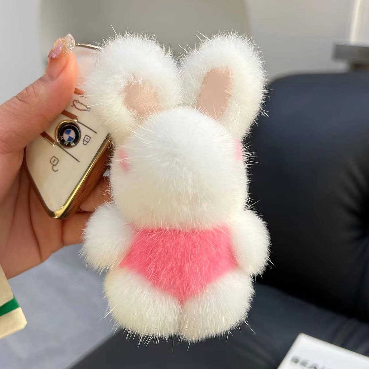 PLUSH CUTE RABBIT PENDANT FUR CAR KEYCHAIN_CWMM2604