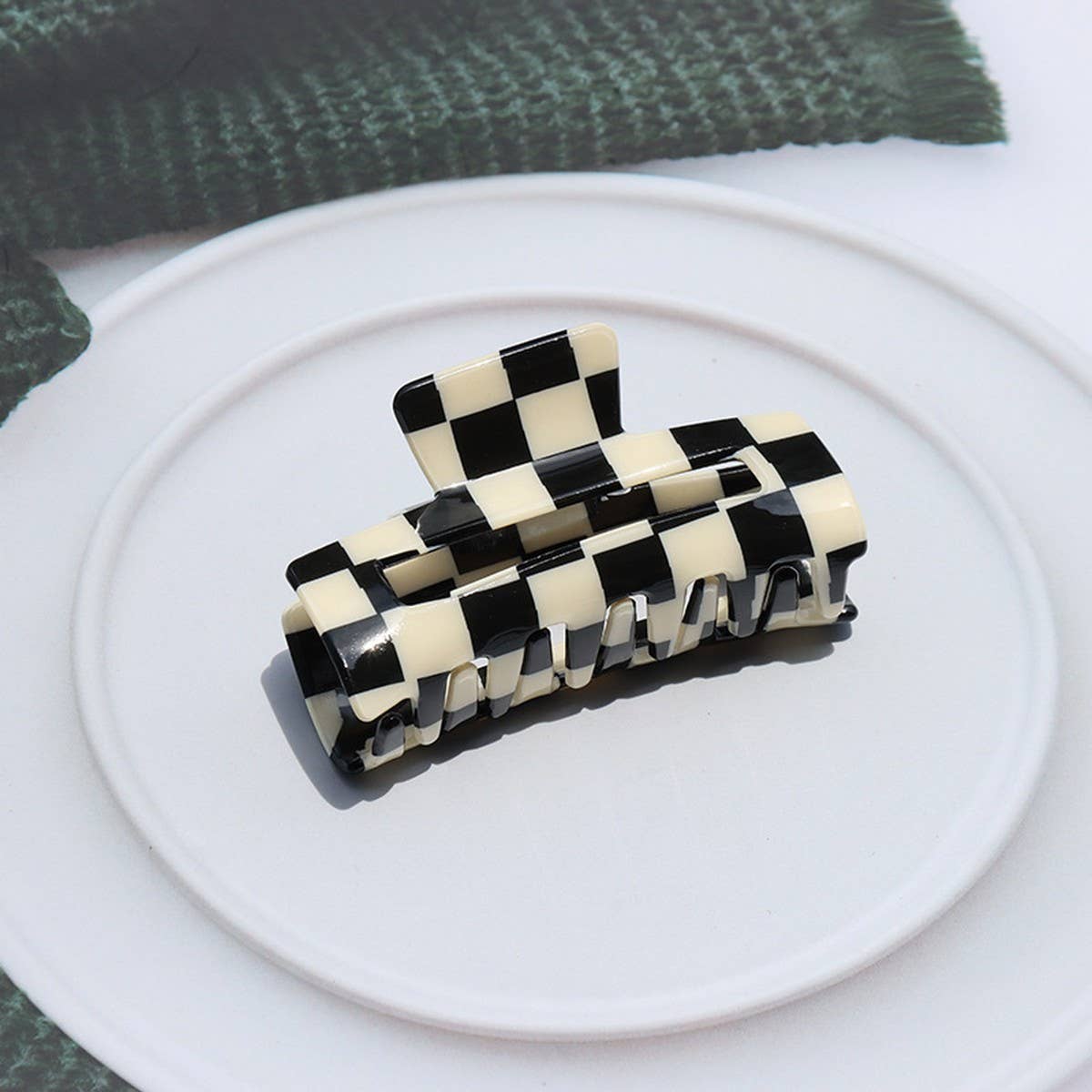 8.5CM Hollow Square Hair Claw - Retro French Style_CWAHA2627