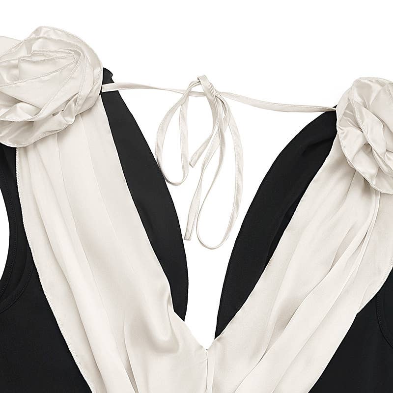 V-neck contrasting color sleeveless dress