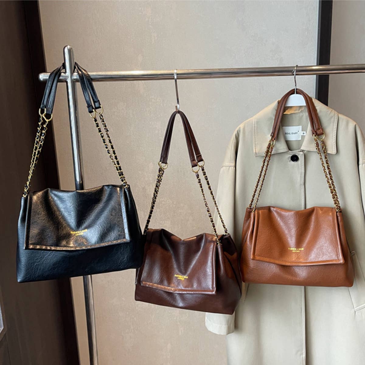 FASHIONABLE AND SIMPLE CASUAL MESSENGER BAG_CWAB3280