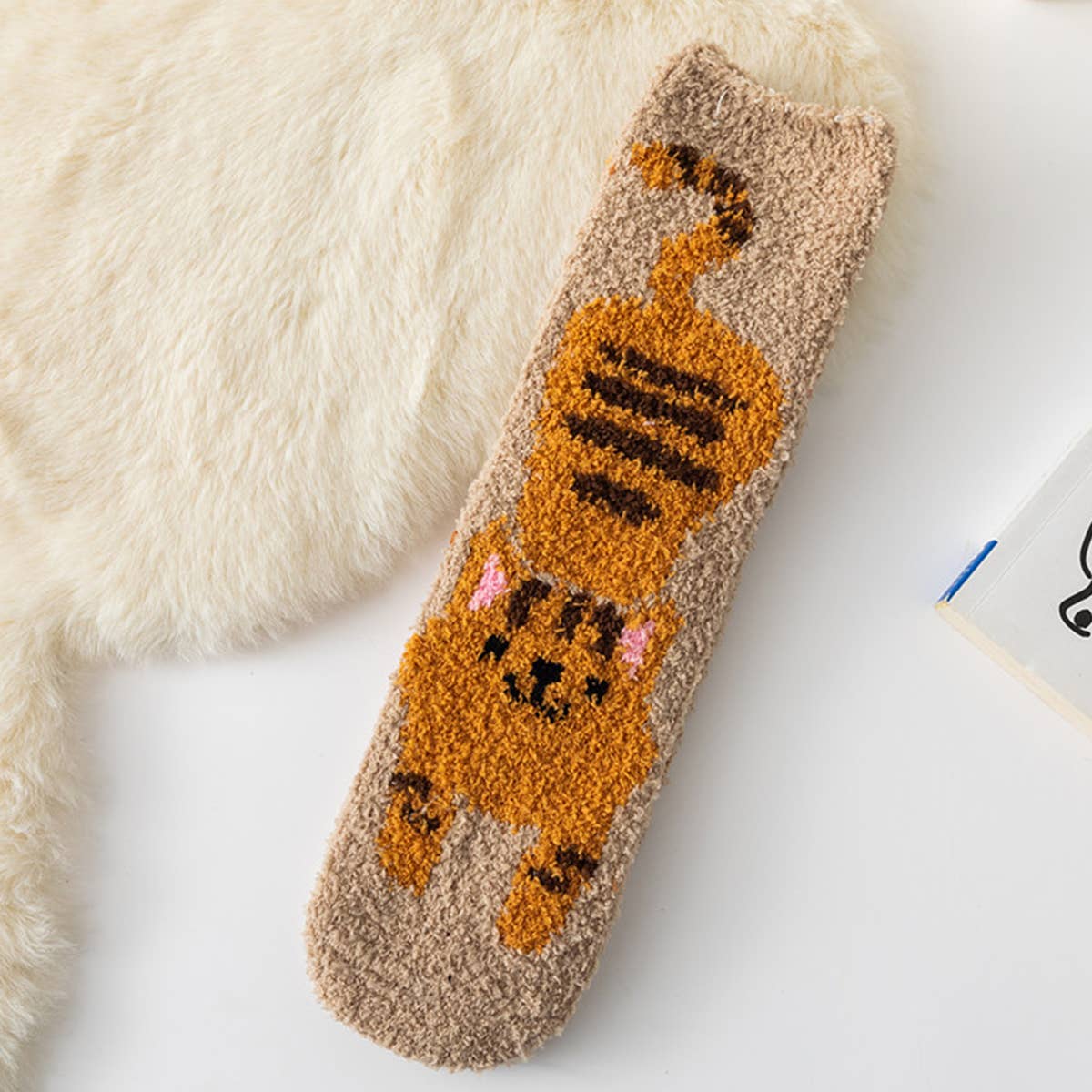 WOMEN PADDED CORAL FLEECE CAT CLAW SOCKS