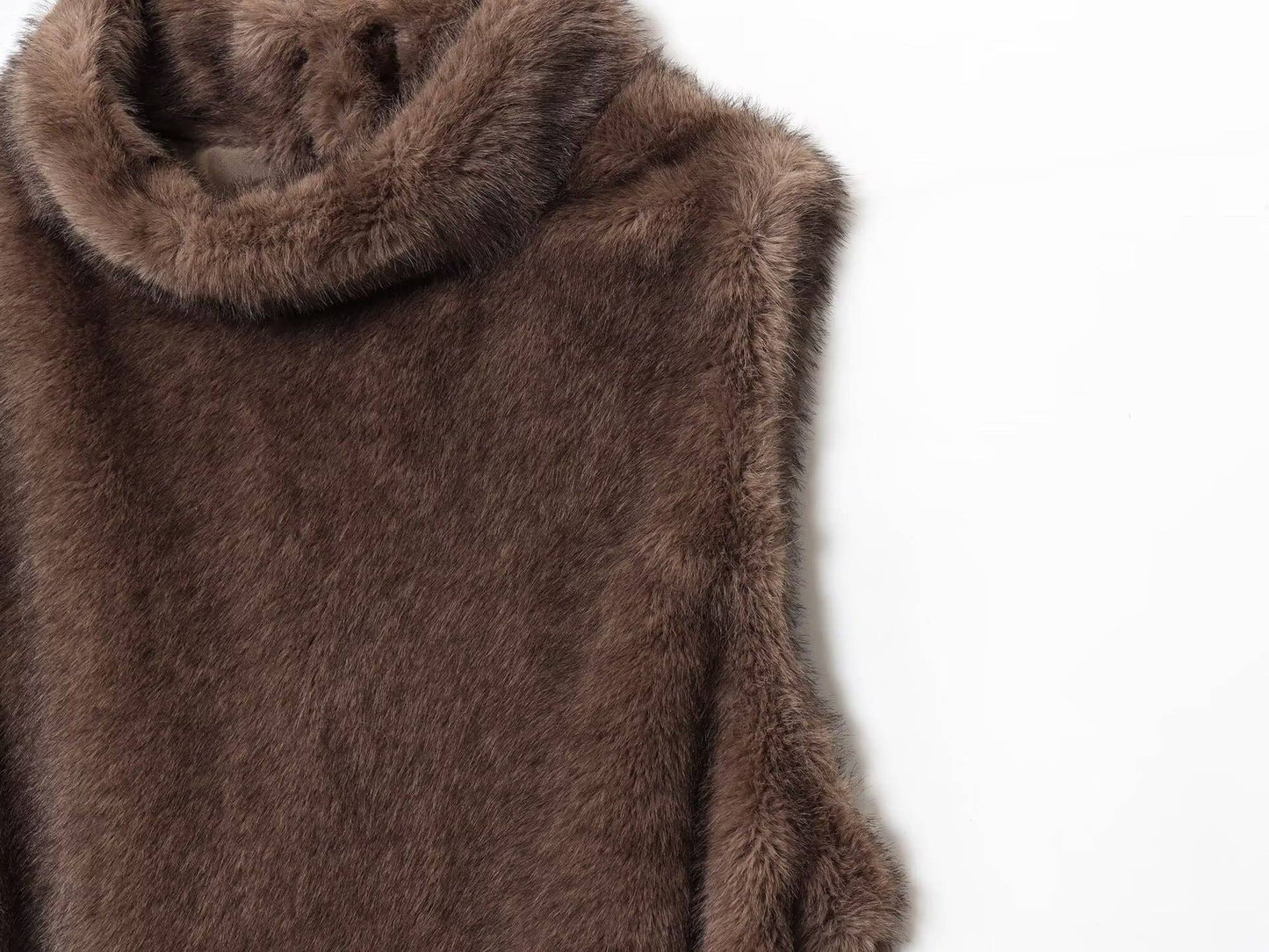 Sleeveless,belted,high-necked fashion furry vest